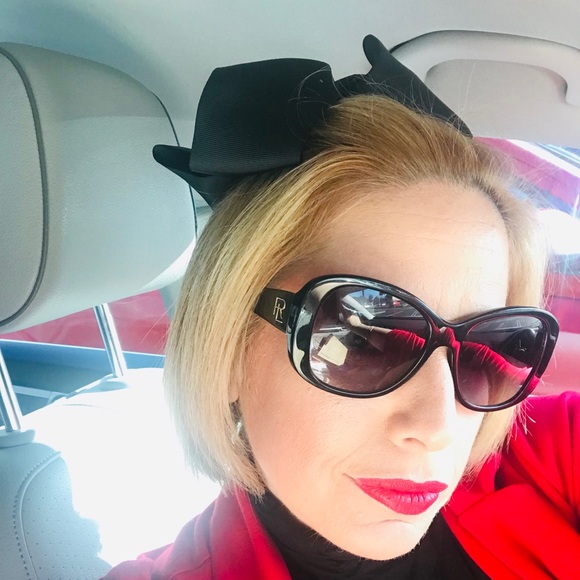 Meet your Posher, Deborah - Picture 3 of 5